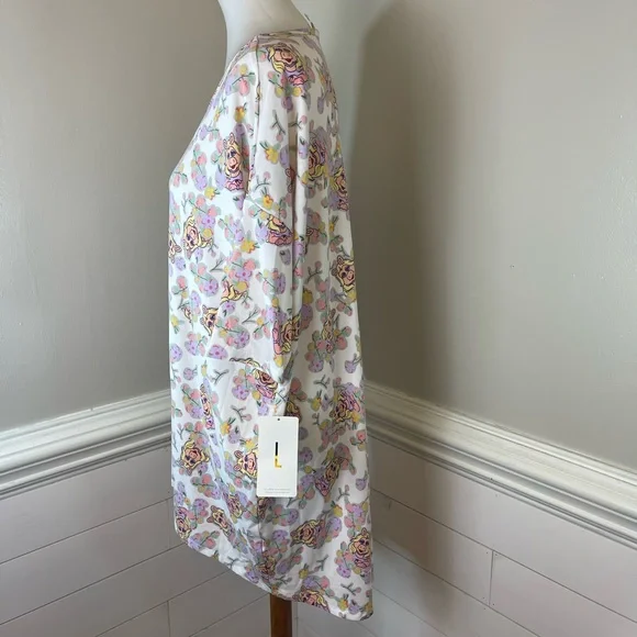 LuLaRoe Disney Miss Piggy & Floral Print Irma Top L FREE SHIP - Picture 2 of 5